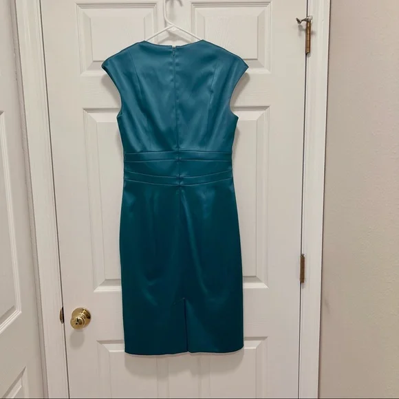 Sangria emerald green dress size 4 great condition